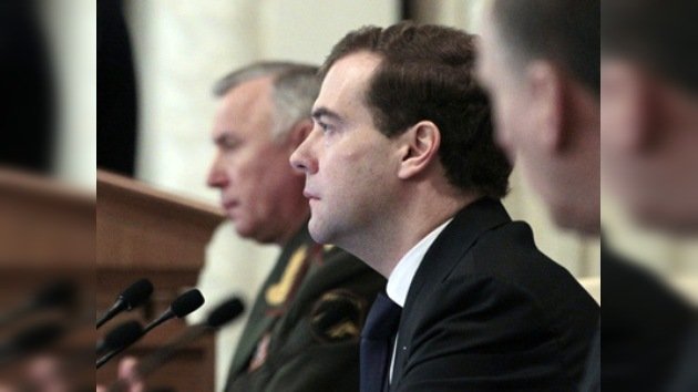 Medvédev: Rusia no se dejará envolver en carrera armamentista