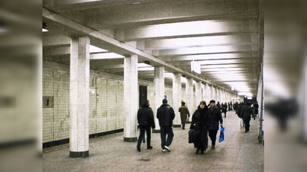 Encuentran un falso artefacto explosivo en el metro de Moscú