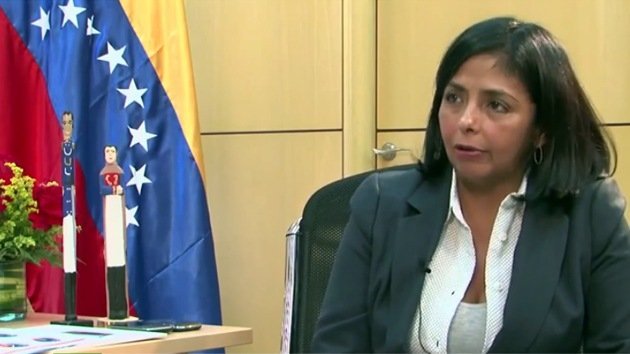 La ministra de Comunicación de Venezuela desenmascara las mentiras de la prensa