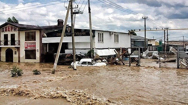 Supervivientes de las inundaciones en Rusia a RT: “el agua subió tres metros"