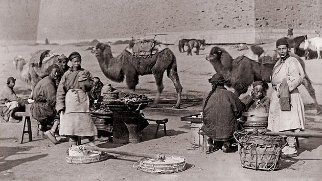 Chamanes y sufragistas en las fotos nunca vistas de la China de hace 100 años