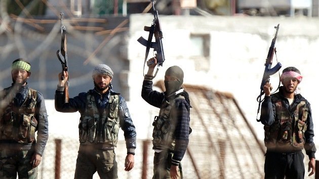 Video: Los rebeldes sirios toman el control de un aeropuerto militar