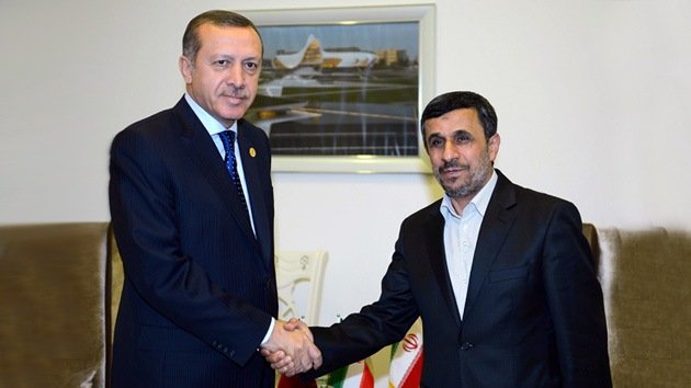 Turquía e Irán acuerdan promover un alto el fuego en Siria