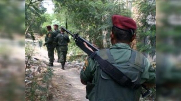 Chávez envía más unidades militares a la frontera con Colombia