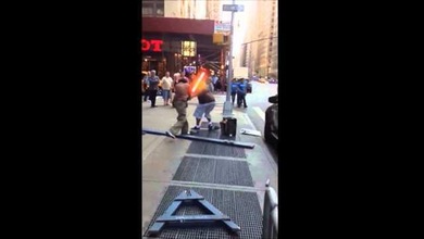 Una guerra con sables de luz en plena calle de Nueva York