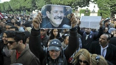 El primer ministro de Túnez promete disolver el Gobierno