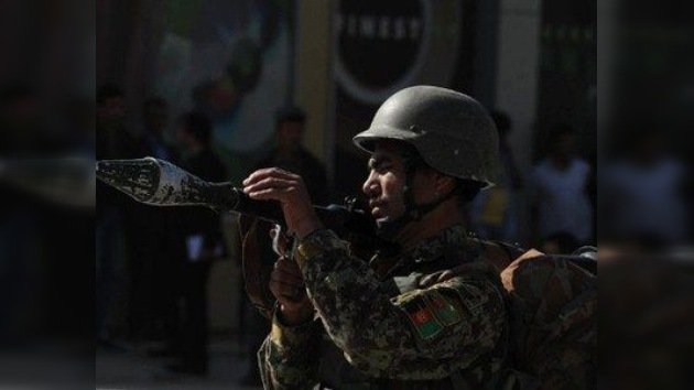 Los talibán encienden Afganistán: tiroteos y explosiones en embajadas y bases de la OTAN