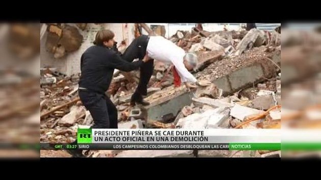 'Tropezón presidencial': Sebastián Piñera se cae aparatosamente en una demolición