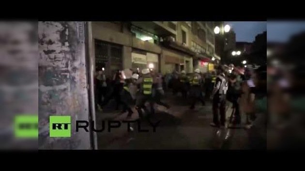 En Brasil la Policía dispersa con gases lacrimógenos las protestas contra el Mundial 2014