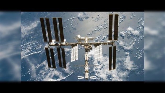 Cosmonautas rusos lanzan un satélite para buscar extraterrestres