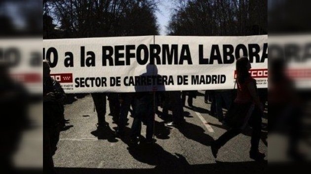 La reforma laboral en España se somete a la prueba de una huelga general