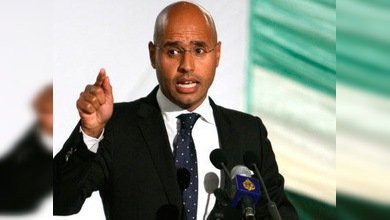 El hijo de Gaddafi desmiente negociaciones sobre su entrega a La Haya