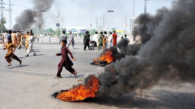 Al menos dieciséis muertos en las manifestaciones antioccidentales en Pakistán