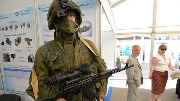 Humanoides, 'drones' y nanoarmaduras: Rusia presenta su mejor equipo militar