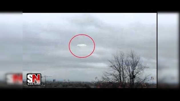 Extraño objeto volador en forma de platillo sorprende a Manchester