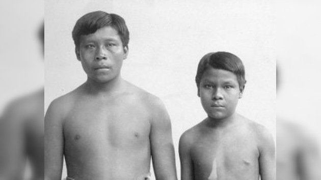 Fotos de indígenas llevados a Gran Bretaña, encontradas tras un siglo