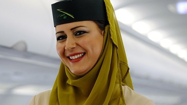 Vuelo con velo: las azafatas egipcias podrán llevar el hiyab en los aviones