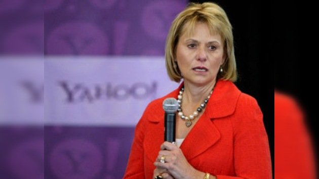 Yahoo reestructura su directiva despidiendo a su consejera delegada