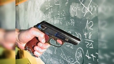 Un estudiante toma rehenes en EE. UU. e intenta suicidarse