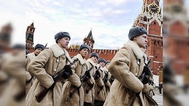 Recrean el desfile militar de hace 70 años en la Plaza Roja