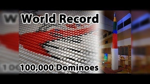 Asombroso Récord Guinness utilizando más de 100.000 fichas de dominó