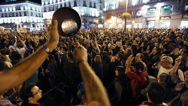 "No debemos, no pagamos": Los españoles se suman al ruido global de los 'indignados'