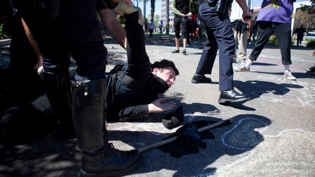 FOTOS, VIDEO: Arrestos en California por manifestarse contra la crueldad policial