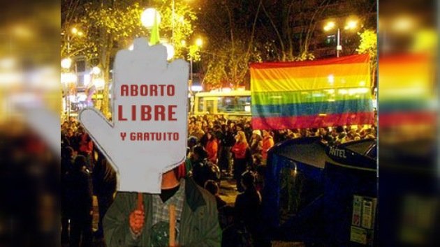 Gays de Montevideo defienden el derecho al aborto