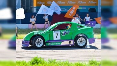 Coches retro y bólidos innovadores en la feria Autoexótica de Moscú