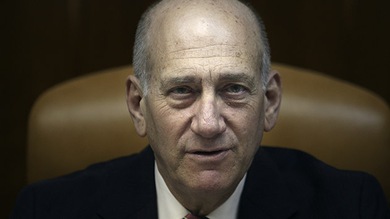 Ex primer ministro israelí sentenciado a condena condicional por escándalo de corrupción