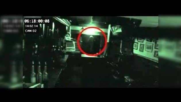 Cámaras de seguridad captan ‘un fantasma’ en el pub más antiguo de Reino Unido