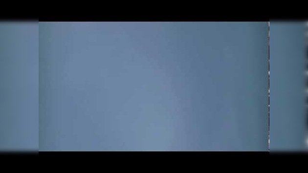 Graban un OVNI en forma de cigarro volando sobre los cielos de Manchester
