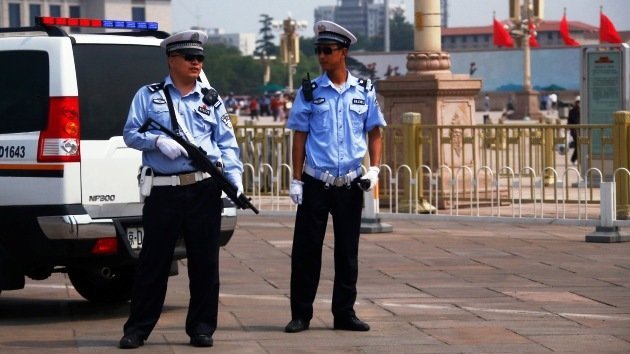 Mueren 13 terroristas que atacaron con bombas una comisaría en China