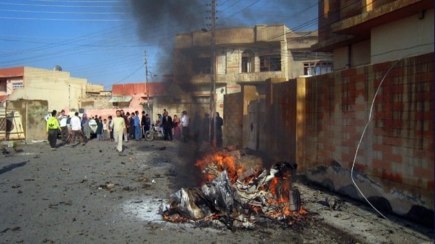 Al menos 23 muertos y 72 heridos tras la explosión de tres coches bomba en Bagdad
