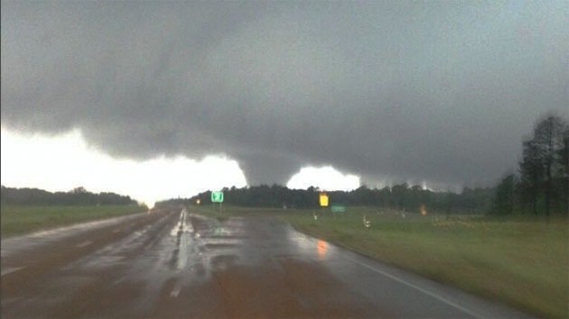 EE.UU.: Fuertes tornados en el estado de Misisipi dejan al menos 9 muertos