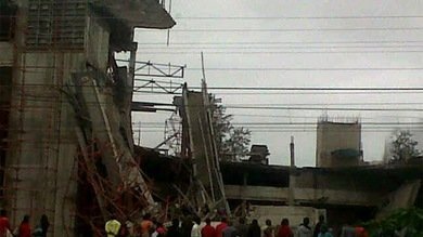 Sudáfrica: Al menos un muerto al derrumbarse el techo de un centro comercial