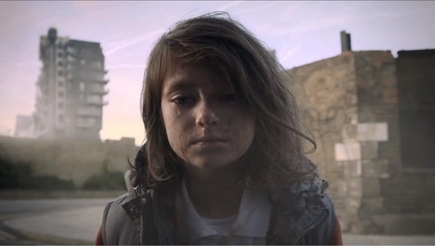 "Le puede pasar a cualquiera": la guerra cambia la vida de una niña en un segundo