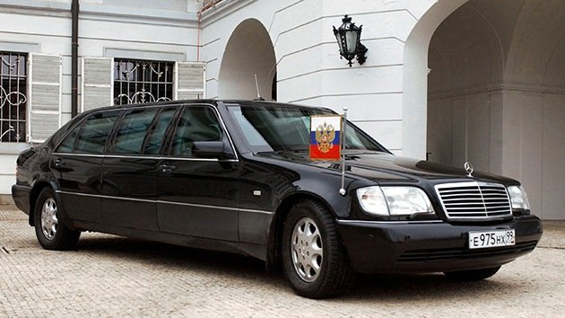 Putin cambia su Mercedes por un coche ruso con un 'motor-zar'
