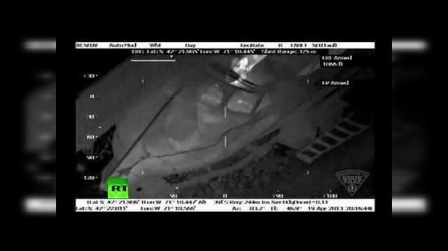 Helicóptero con equipo de infrarrojos localiza a sospechoso de Boston escondido en un barco
