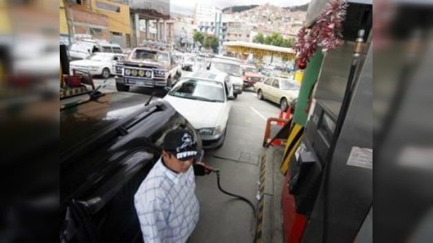 Suben los costes del combustible y la tensión social en La Paz