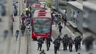 En Bogotá refuerzan seguridad del Transmilenio tras violentas protestas