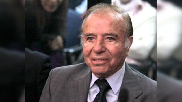 El ex presidente argentino Carlos Menem, absuelto por contrabando de armas