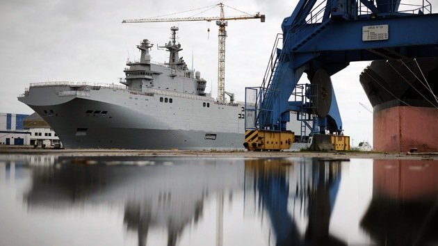 ¿Por qué Francia construye barcos para Rusia arriesgando sus relaciones con EE.UU.?