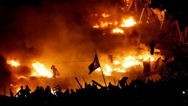 ¿Actúa EE.UU. 'entre bastidores' en el sangriento operativo de Kiev en el este?