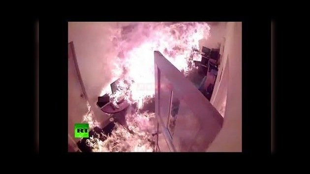 Fuego y machetes destruyen un estudio de televisión en Maldivas