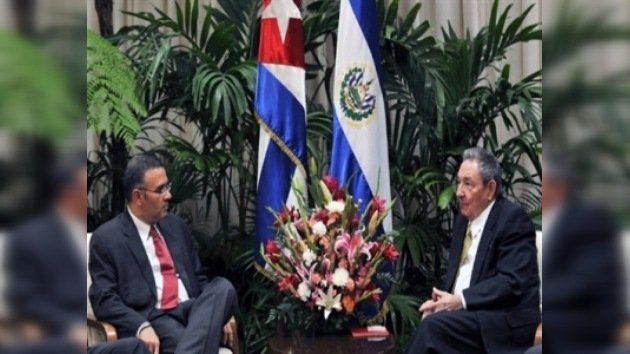 El primer viaje oficial de un presidente salvadoreño a Cuba tras 50 años