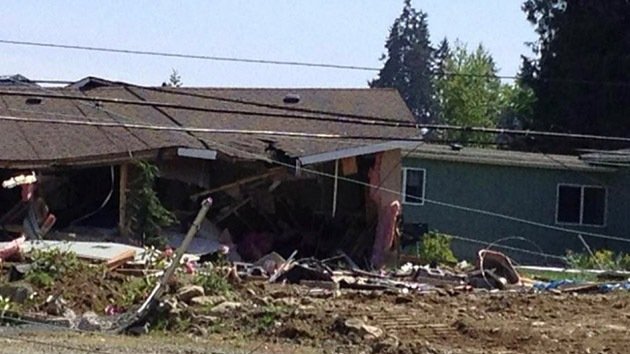 EE.UU.: Detienen a un 'loco' por destruir varias casas con un 'bulldozer'