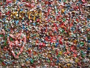 Muro del mercado 'Pike Place' formado por chicles