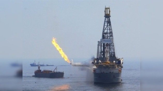 La Guardia Costera requisa una parte de la tubería rota del pozo de BP