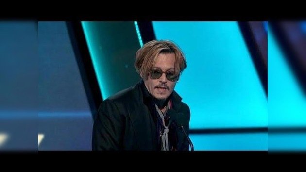 Johnny Depp sorprende a todo Hollywood en una ceremonia de premios